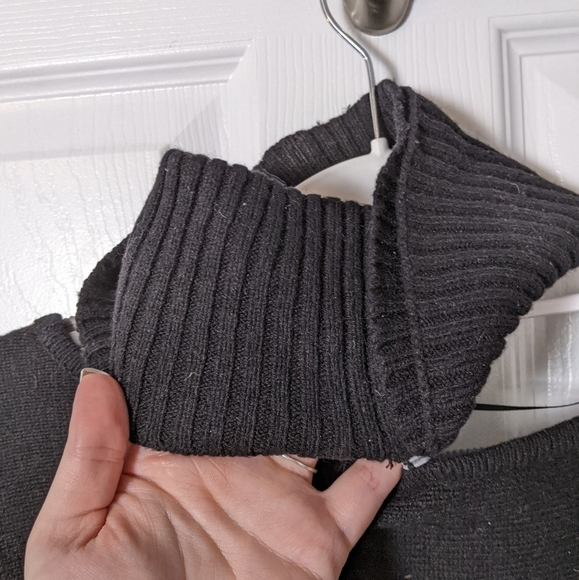 Like-New 2 Piece Silk Angora Black Knit INC Statement Sleeve Sweater Size Small - Picture 5 of 8